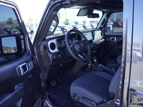 Used 2024 Jeep Wrangler Unlimited Sport AWD/4WD image 24