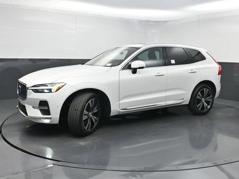 Used 2023 Volvo XC60 B5 Plus FWD image 19