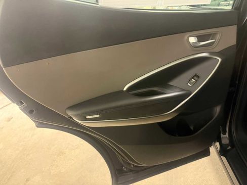 Used 2018 Hyundai Santa Fe Sport FWD image 23