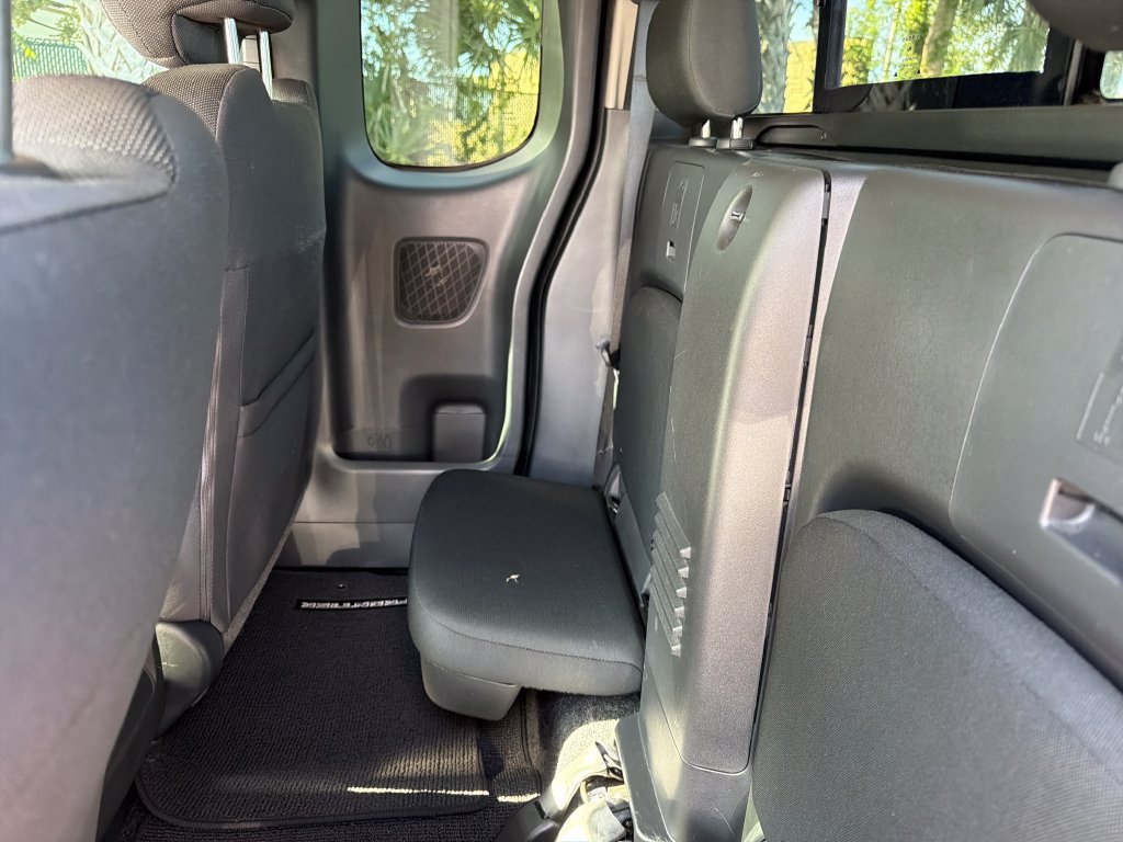 Used 2025 Nissan Frontier SV RWD image 28