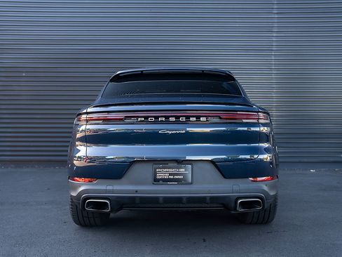 Certified 2025 Porsche Cayenne Coupe image 30