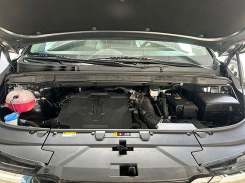 Used 2025 Kia Carnival image 29