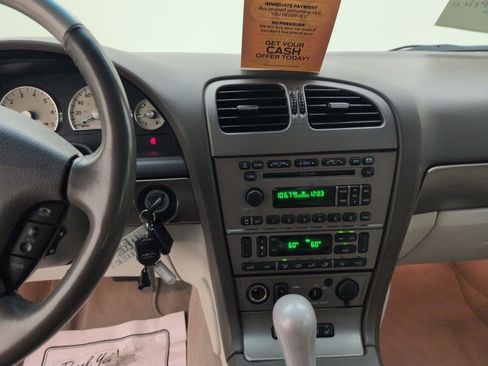 Used 2005 Ford Thunderbird 50th Anniversary image 17