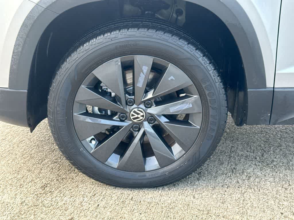 Used 2023 Volkswagen Taos S FWD image 11