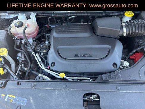 Certified 2024 Chrysler Pacifica Touring-L FWD image 37