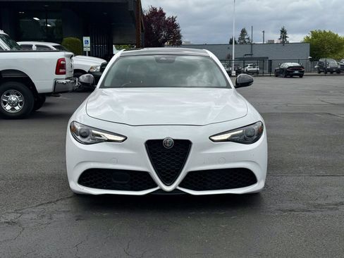 Used 2020 Alfa Romeo Giulia w/ Quick Order Package 22K Sport RWD image 3