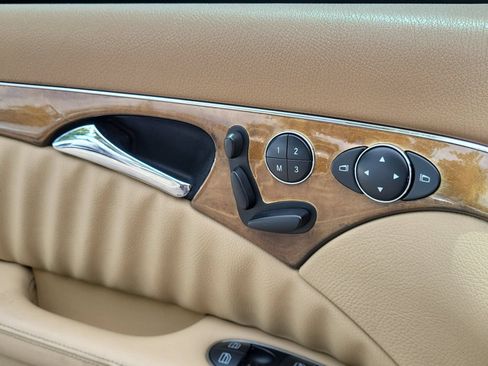 Used 2007 Mercedes-Benz E 550 Sedan image 16