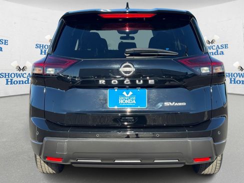 Used 2024 Nissan Rogue SV image 6