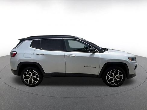 Used 2025 Jeep Compass Limited AWD/4WD image 16