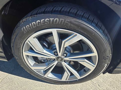 Used 2025 Audi Q4 e-tron Prestige w/ Cold Weather Package image 9