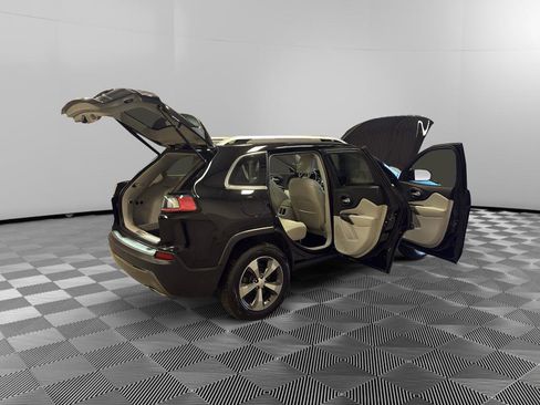 Used 2019 Jeep Cherokee Limited AWD/4WD image 12