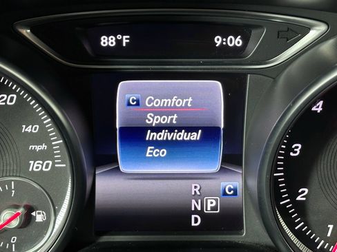 Used 2020 Mercedes-Benz GLA 250 w/ Premium Package image 12