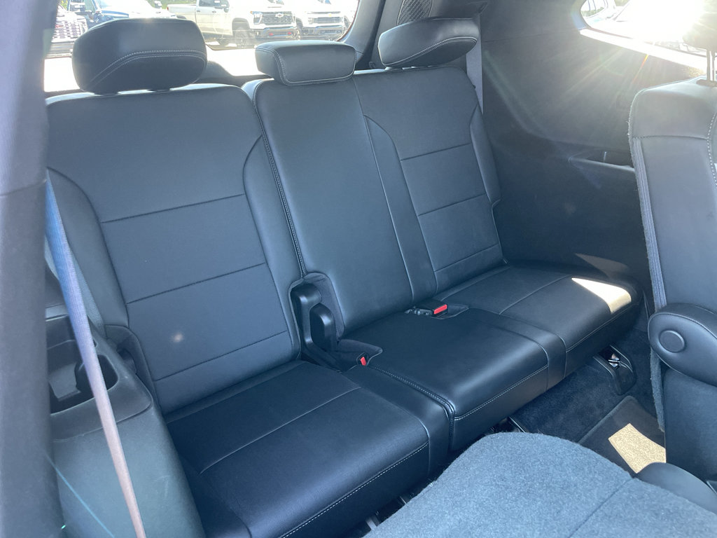 Certified 2025 Buick Enclave Preferred AWD/4WD image 16