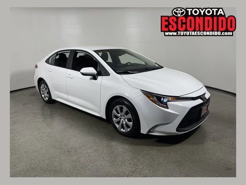 Certified 2024 Toyota Corolla LE image 1