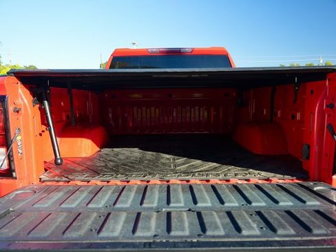 Used 2022 GMC Sierra 1500 Elevation w/ LPO, Elevation Black Package image 6