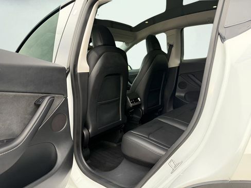 Used 2022 Tesla Model Y Performance image 18