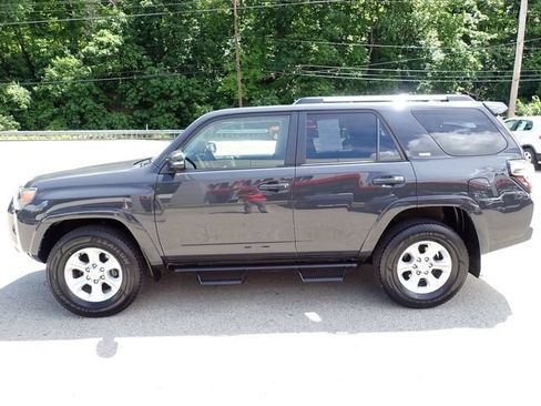Used 2024 Toyota 4Runner SR5 Premium w/ Moonroof Package AWD/4WD image 10