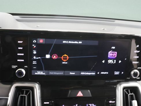 Used 2022 Kia Sorento S w/ Panoramic Sunroof Package FWD image 14