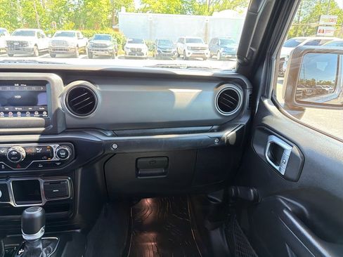 Used 2022 Jeep Gladiator Sport w/ Trailer Tow Package AWD/4WD image 19