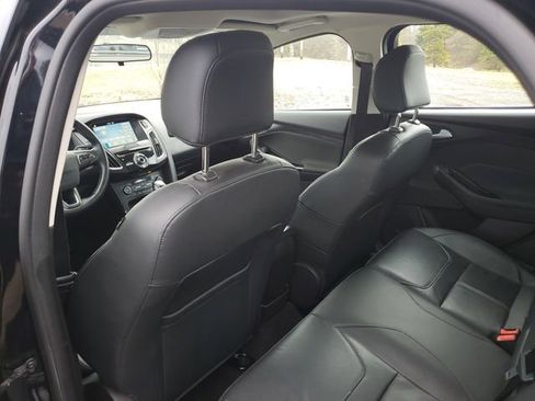 Used 2017 Ford Focus Titanium image 9