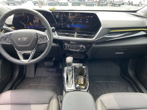 Used 2025 Chevrolet Trax ACTIV w/ Sunroof Package FWD image 12