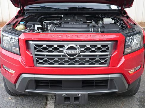 Used 2022 Nissan Frontier SV RWD image 7