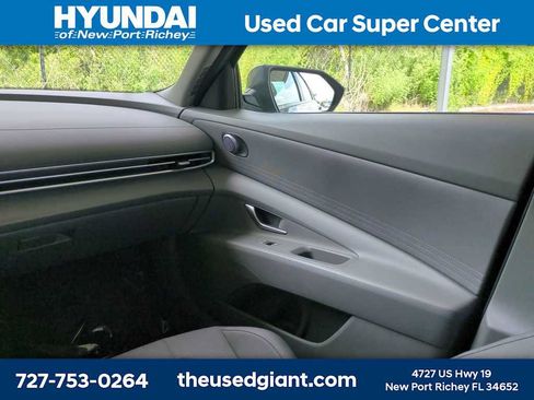 Used 2025 Hyundai Elantra SE FWD image 17