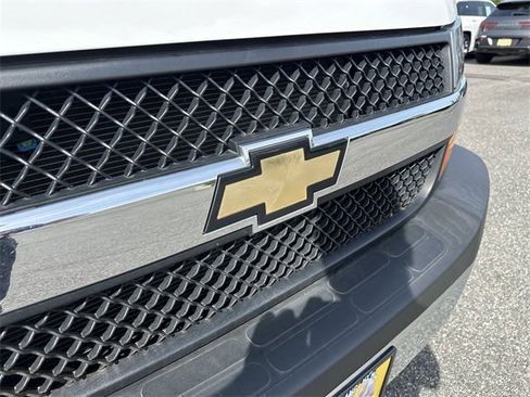 Used 2023 Chevrolet Express 2500 w/ Driver Convenience Package image 10