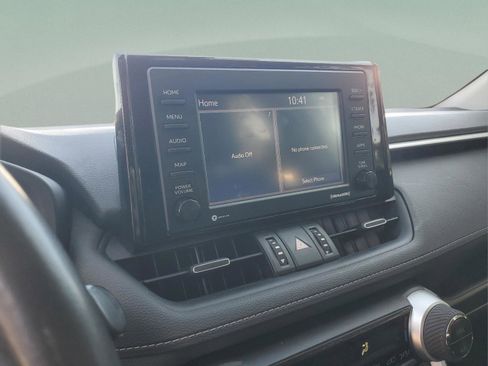 Used 2021 Toyota RAV4 XLE Premium image 19