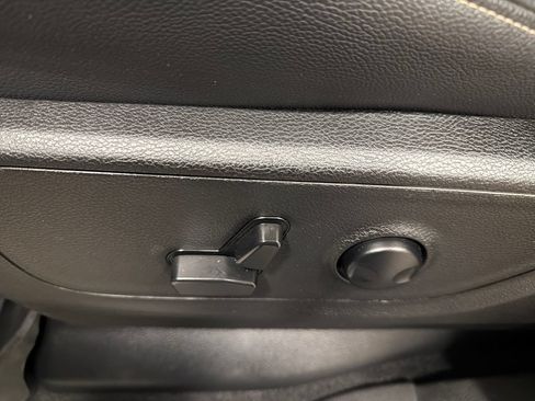 Used 2025 RAM 1500 Big Horn AWD/4WD image 17