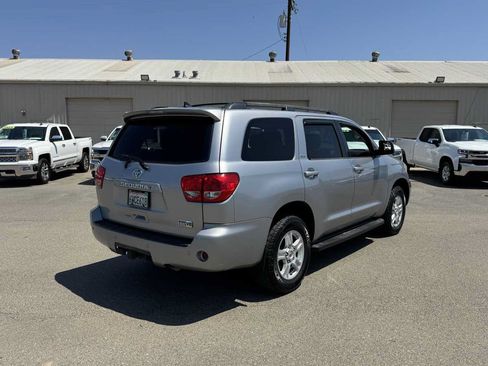 Used 2012 Toyota Sequoia SR5 AWD/4WD image 10