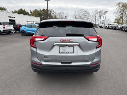Used 2024 GMC Terrain SLE