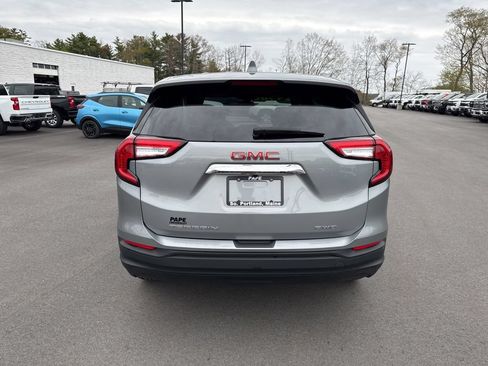 Used 2024 GMC Terrain SLE AWD/4WD image 4