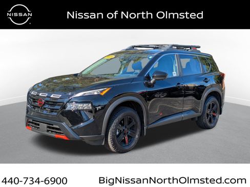 Certified 2025 Nissan Rogue SV image 1