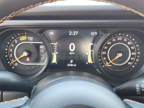 Used 2024 Jeep Wrangler Sport image 23