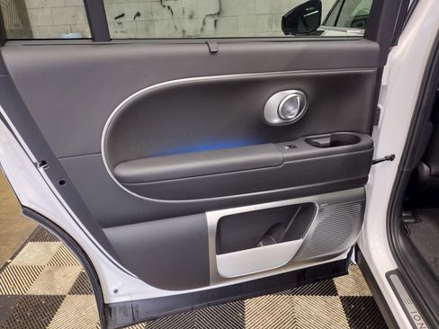 New 2026 Hyundai Ioniq 9 Calligraphy image 32