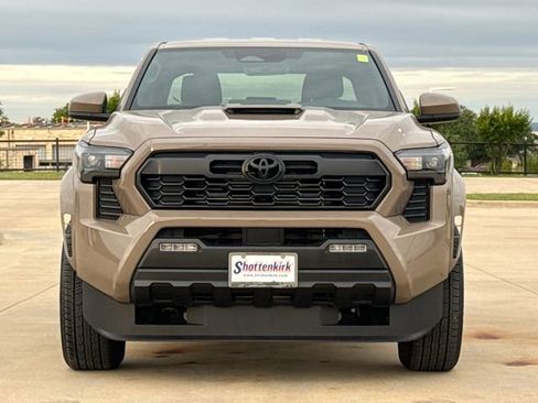 Used 2026 Toyota Tacoma TRD Sport image 2