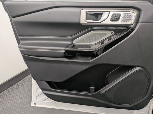 Used 2022 Ford Explorer ST w/ Equipment Group 401A image 8