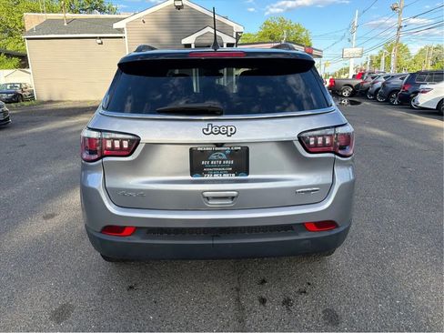 Used 2018 Jeep Compass Latitude w/ Popular Equipment Group AWD/4WD image 6