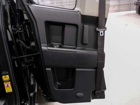 Used 2007 Toyota FJ Cruiser 4WD image 38