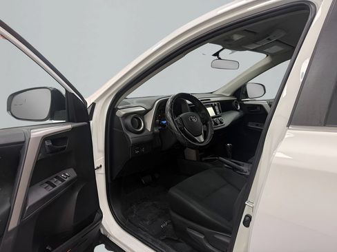 Used 2016 Toyota RAV4 LE FWD image 9
