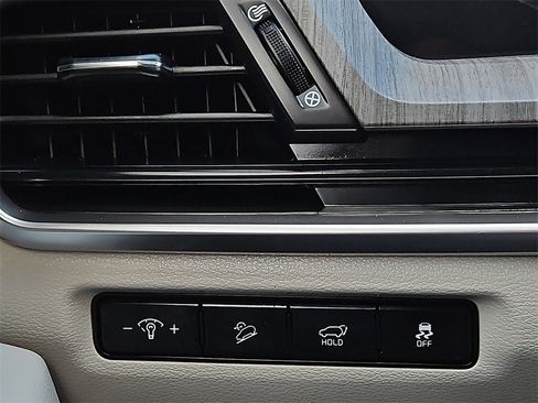 Used 2023 Kia Telluride EX w/ EX Captain's Chair Package image 23