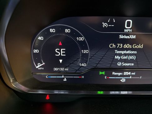 Used 2024 GMC Yukon AT4 w/ Technology Package image 15