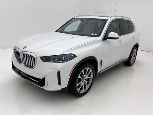 Certified 2026 BMW X5 xDrive40i w/ Climate Comfort Package AWD/4WD image 4