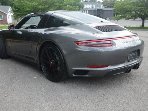 Used 2019 Porsche 911 AWD/4WD image 20