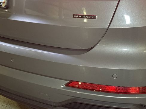 Used 2023 Audi Q3 2.0T Premium w/ Convenience Package image 5