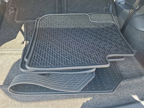 Used 2018 Volkswagen Tiguan SE image 34