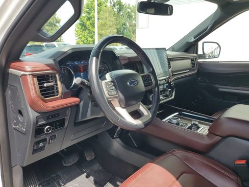 Used 2024 Ford Expedition Limited RWD image 19