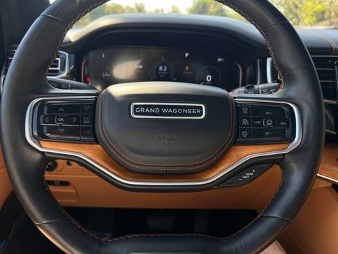 Used 2022 Jeep Grand Wagoneer Series III w/ Rear Seat Video Group 1 AWD/4WD image 16