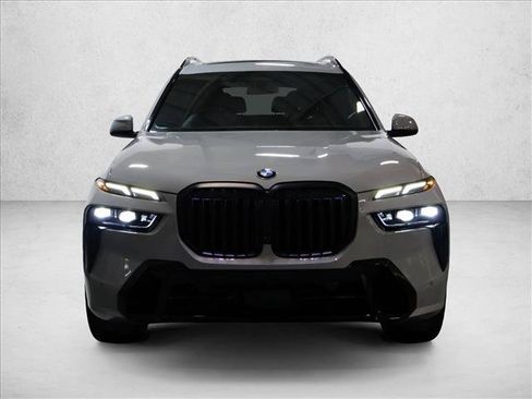 Used 2023 BMW X7 xDrive40i w/ M Sport Package AWD/4WD image 3